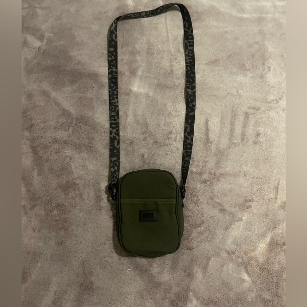EUC Victoria's Secret Pink Camo Crossbody Bag